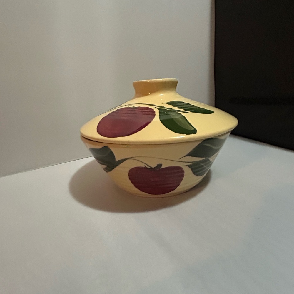Vintage Watt Casserole Baker with Lid - Picture 4 of 8
